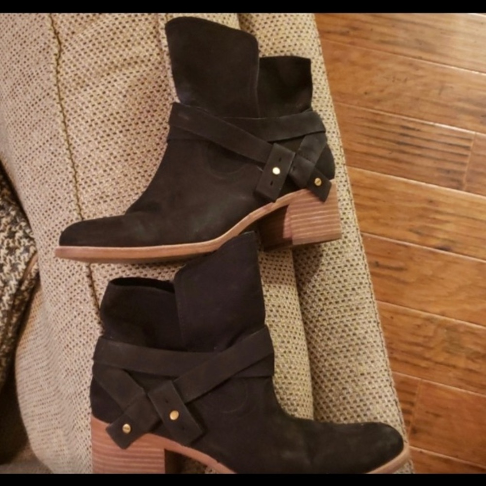 UGG black leather Boots